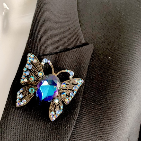 Large shiny blue crystal butterfly brooch pin back - Picture 8 of 13
